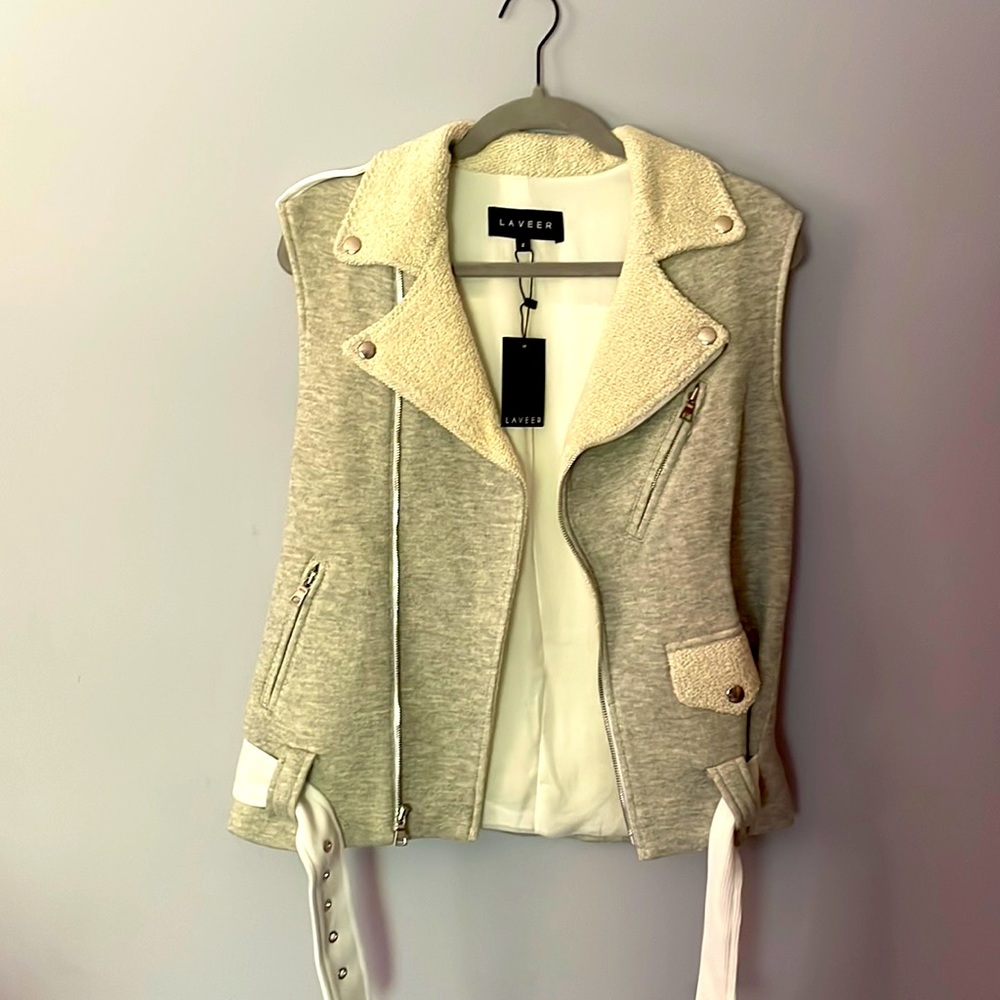 Laveer NWT vest jacket with buckle